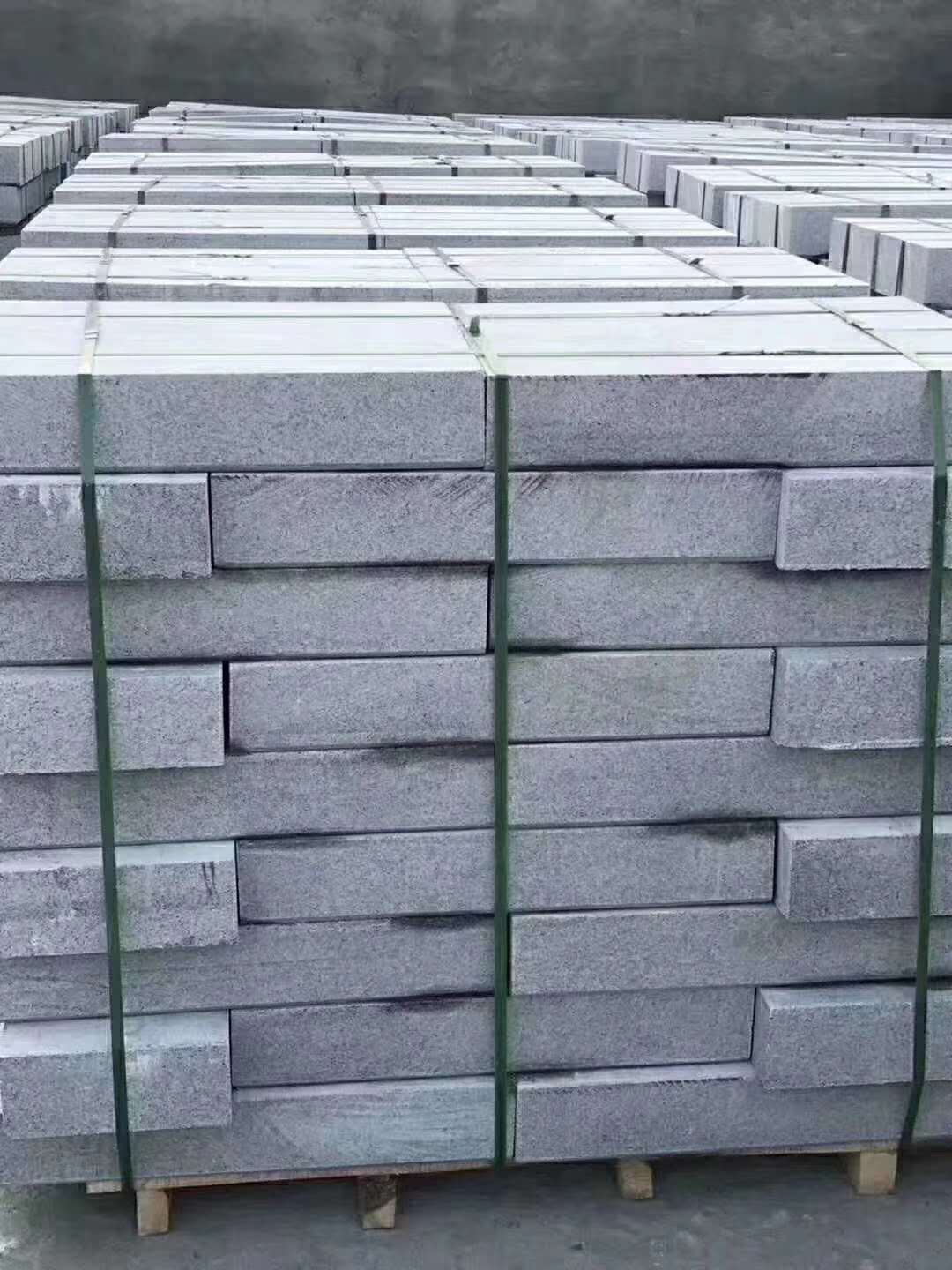 芝麻白路缘石