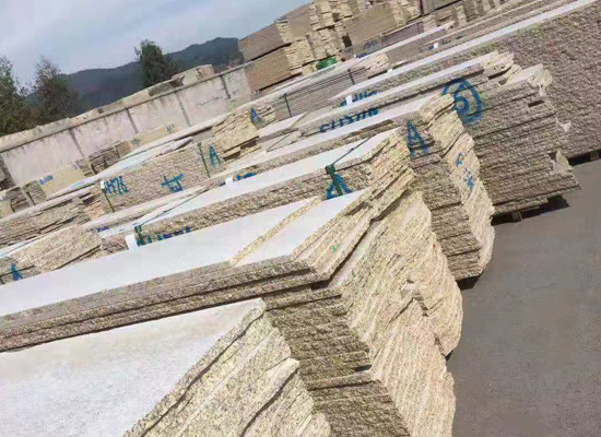 黄锈石花岗岩地铺石材
