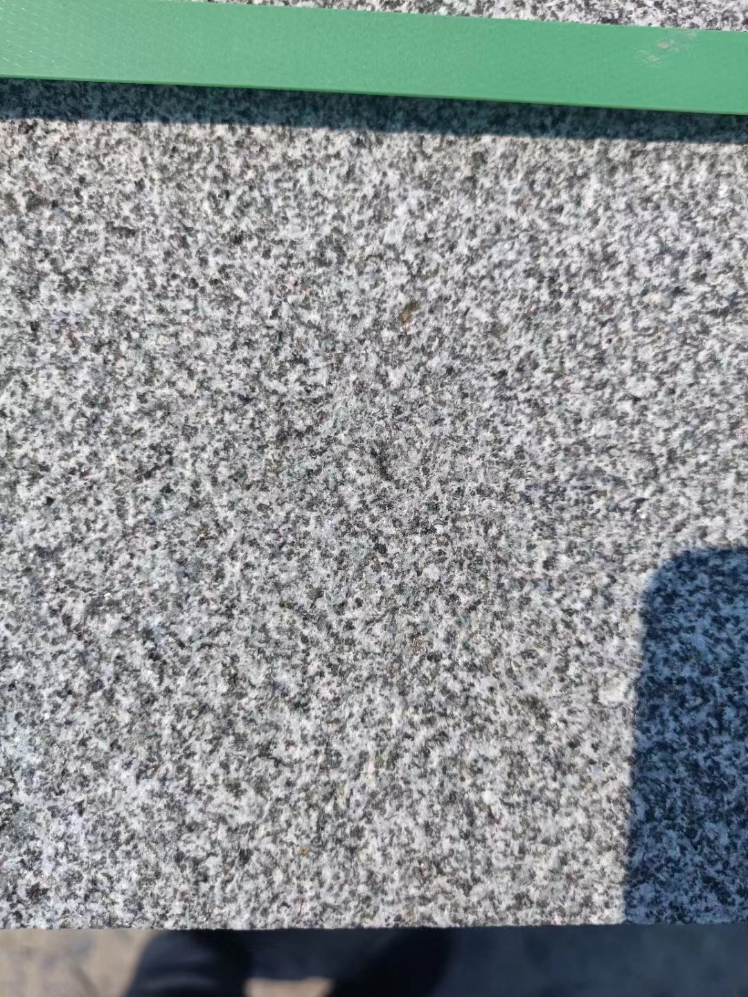 芝麻白花岗岩石(图1)