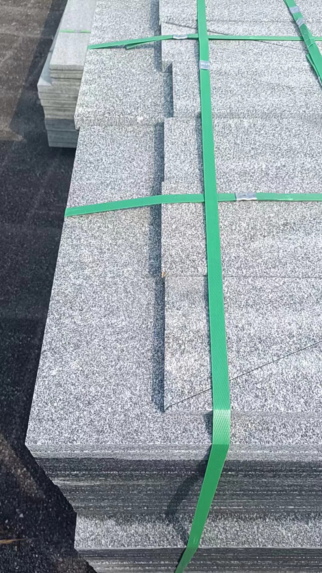 芝麻白花岗岩干挂(图1)