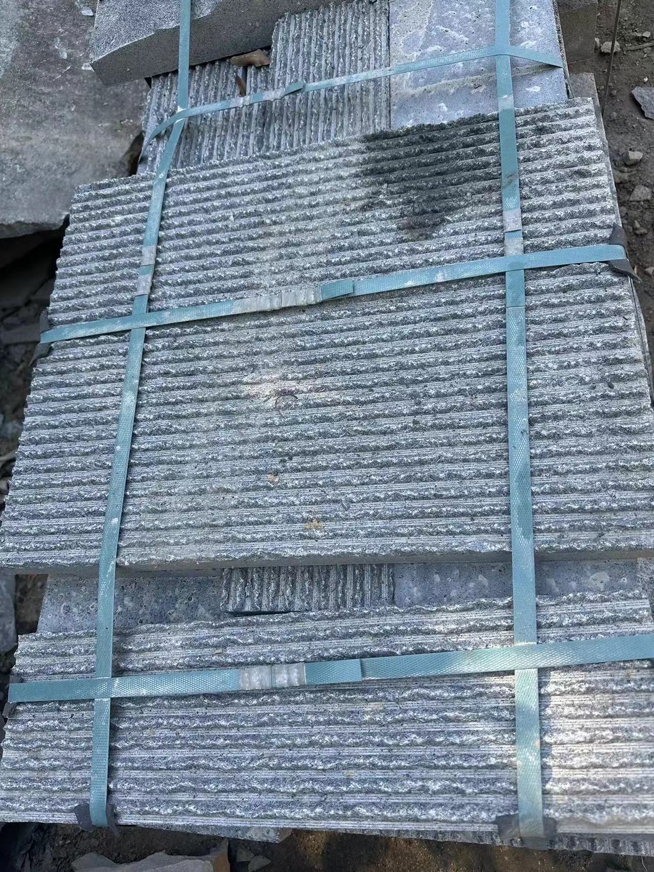 芝麻白和芝麻灰(图1)