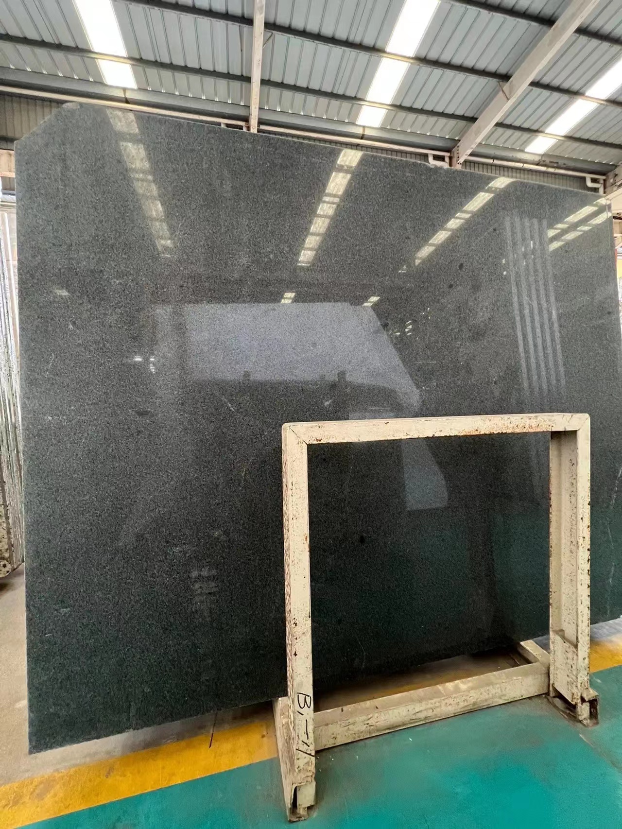 中国芝麻白花岗岩(图1)