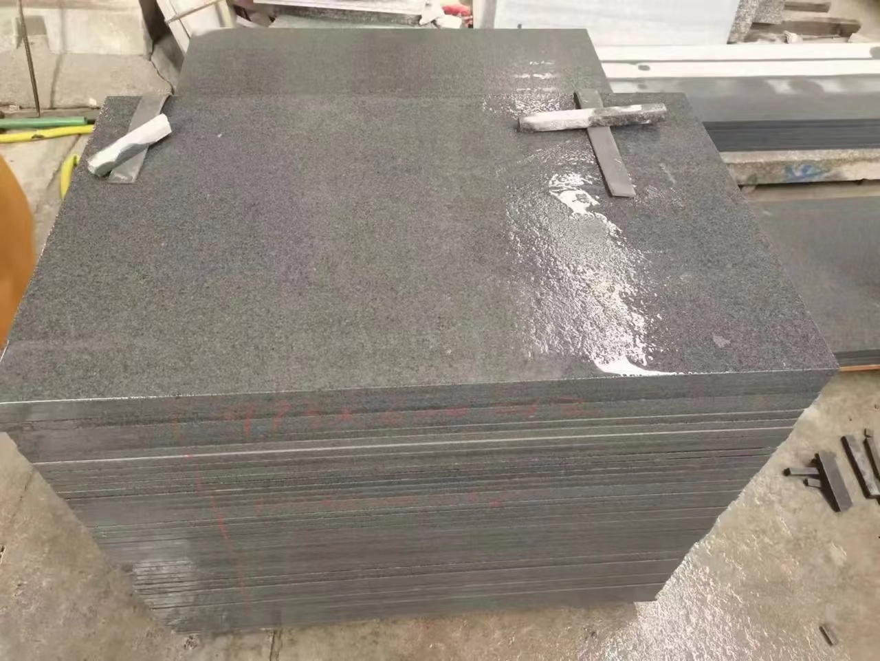 石材装修中花岗岩铺贴的常见方法与步骤(图1)